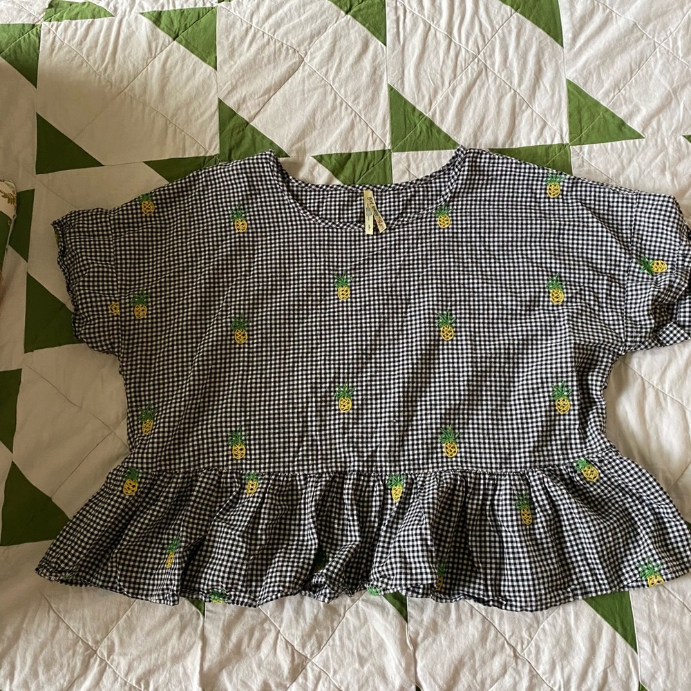 Black and white gingham crop top ruffle pineapple